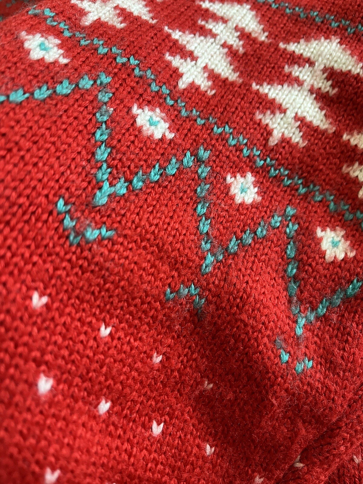 Vintage Summit County Acrylic Wool Cable Knit Red Teal Pullover Holiday Sweater