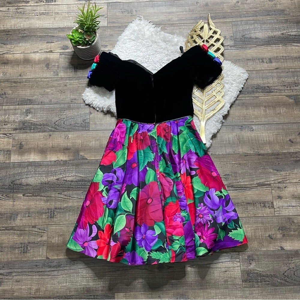 Vintage Nu-Mode Velvet Floral Dress Women’s Size 5/6