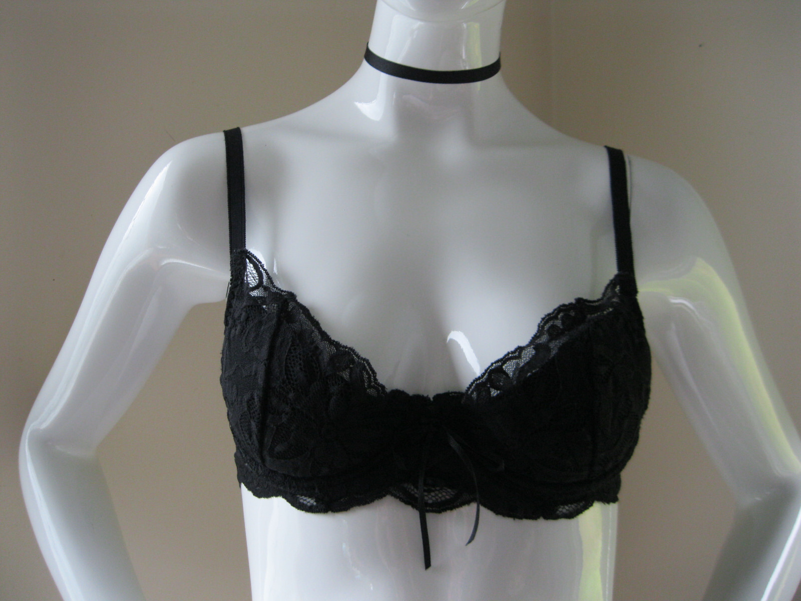 Vintage Early 90’s New Contempo Casuals Black Flower Lace Bra. 34B Sexy! *Rare*