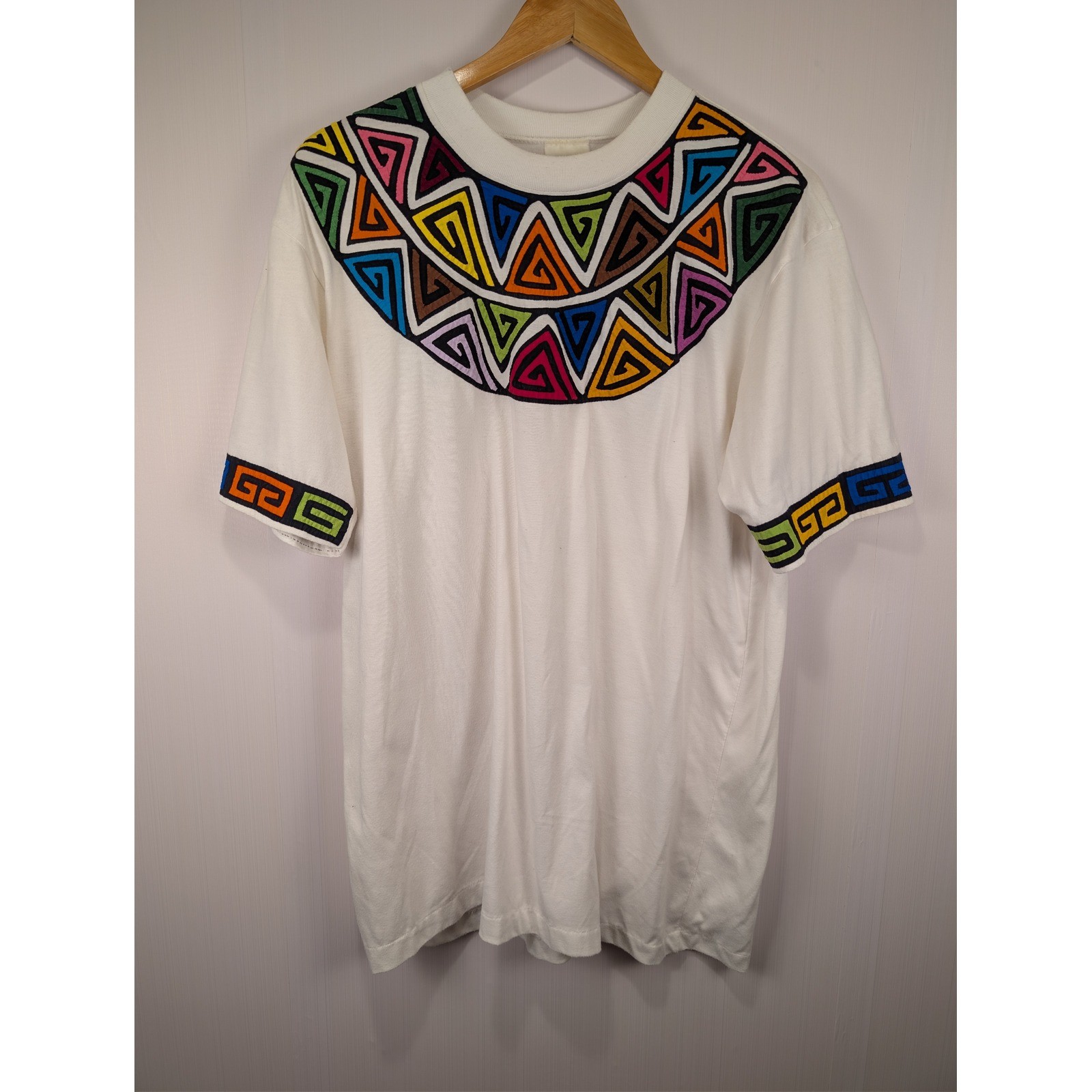 Vintage T-Shirts Interamerica Mola Geometric Embroidered Crew Neck Shirt XL