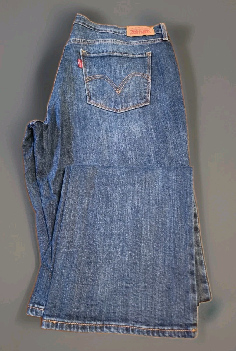 Pre-Owned – Women’s Levi’s 505 Straight Jeans – 14 L – Free Ship!