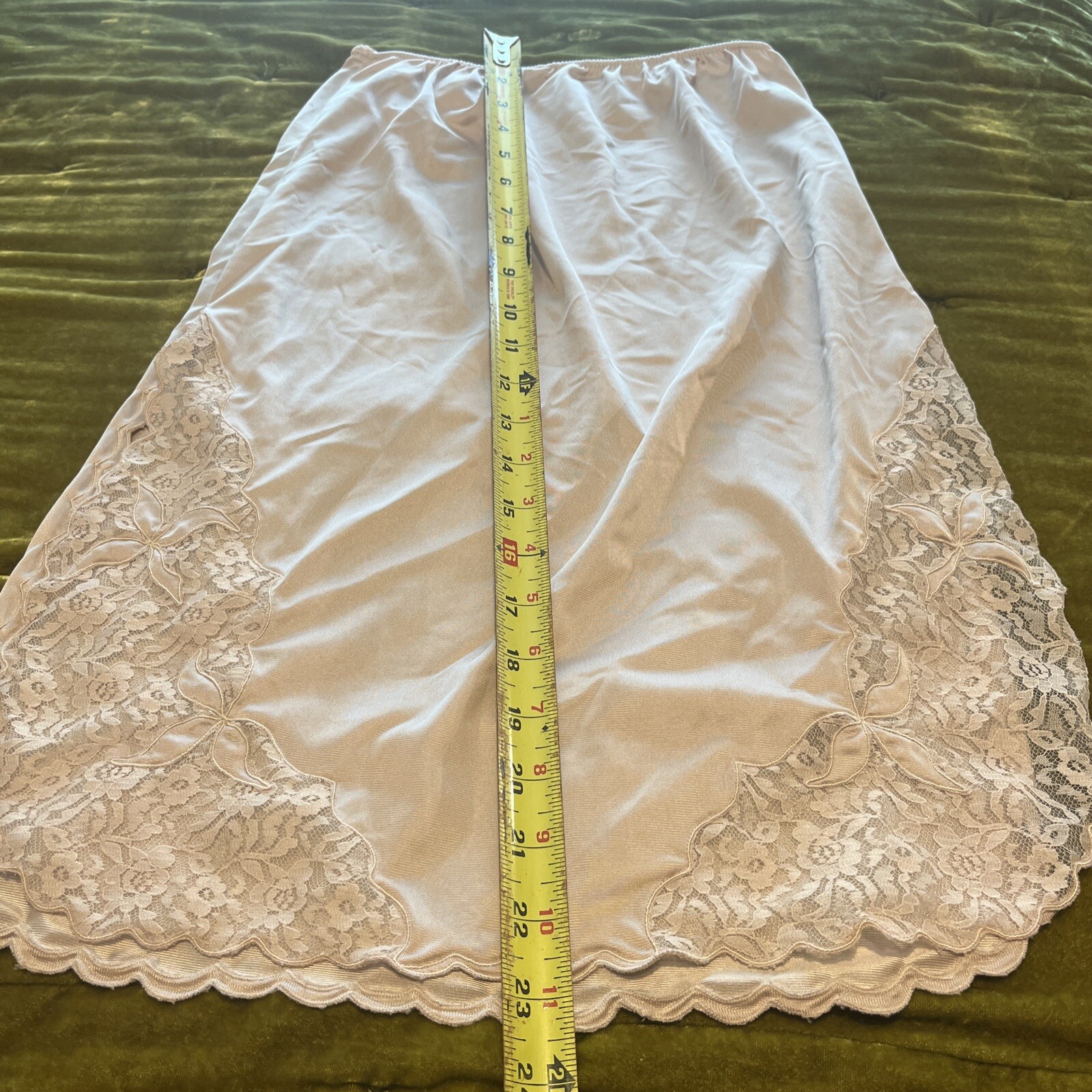 VTG 1960’s Retro Pale Pink Blush Lace Trim Nylon HALF SLIP LINGERIE USA Small