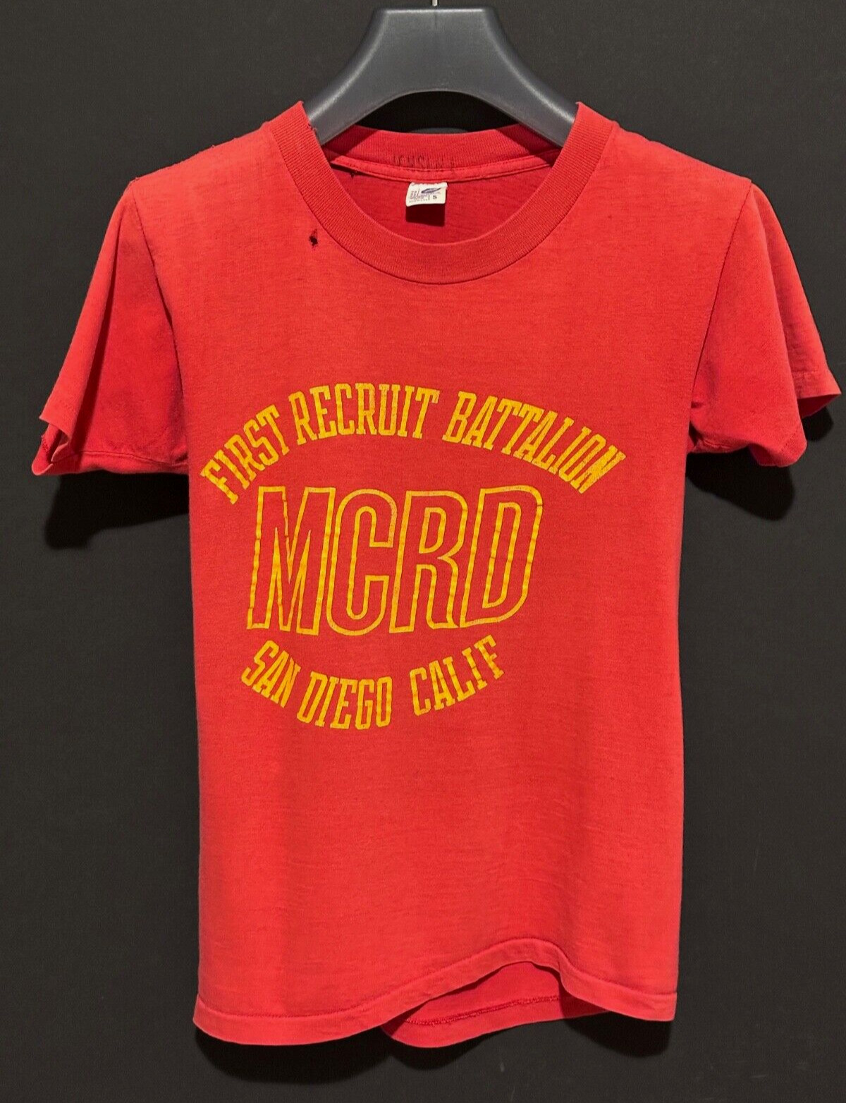 Vintage 70s Marines First Recruit Battalion San Diego shrunken tee tomato red