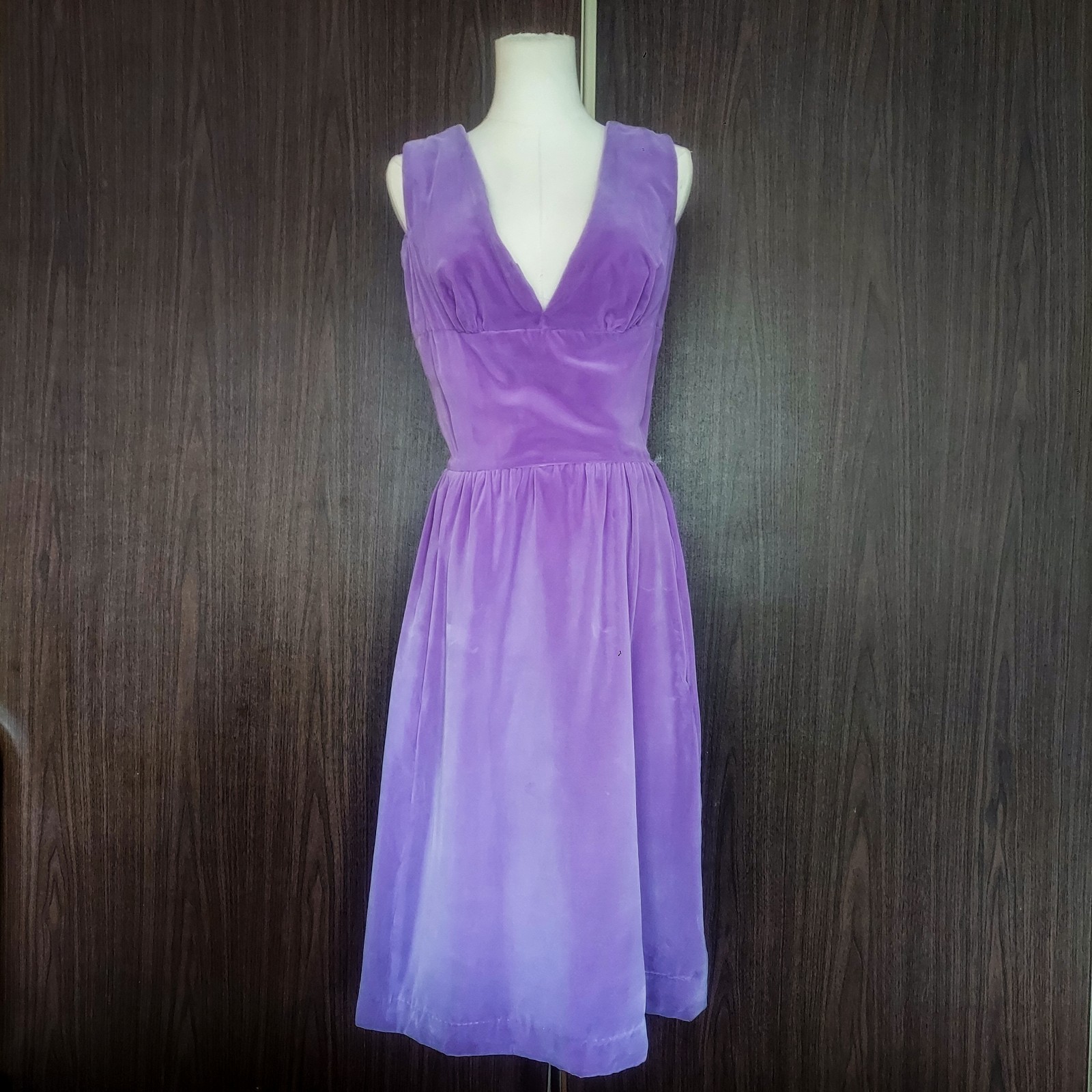 Vintage 1960s lavender velvet cocktail Marilyn Monroe Bombshell Pinup dress