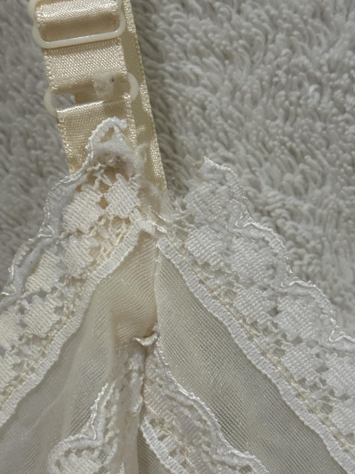 Vintage Lingerie by Vincent Slip Dress Size 34 – Beige Lace Trim Nylon Flaw