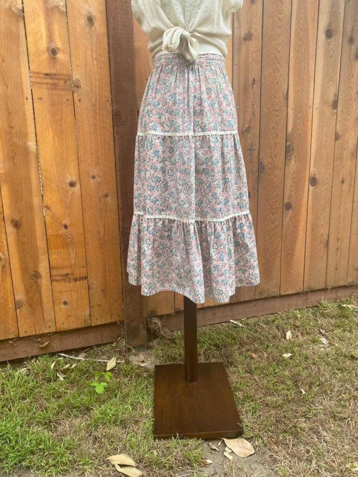 Vintage 1970s Pastel Floral Prairie Skirt Mid Calf XXS waist 24 inches