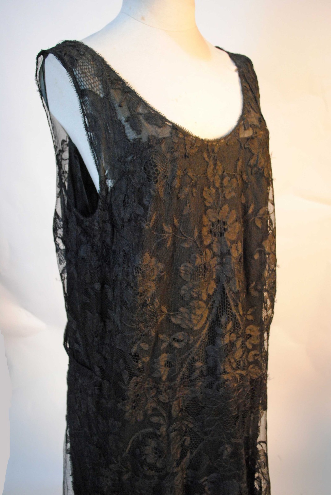 VINTAGE FLORAL BLACK ALENCON NET LACE PARTY DRESSES, CIRCA 1935s