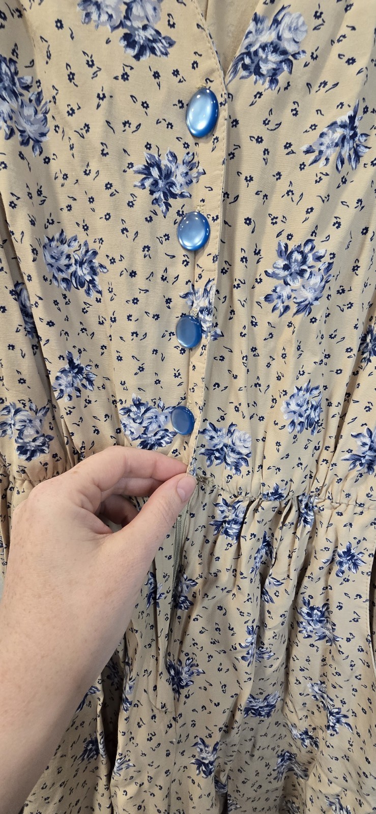 Vintage S.L. Petites Romper Size 12 Beige With Blue Flowers Pockets