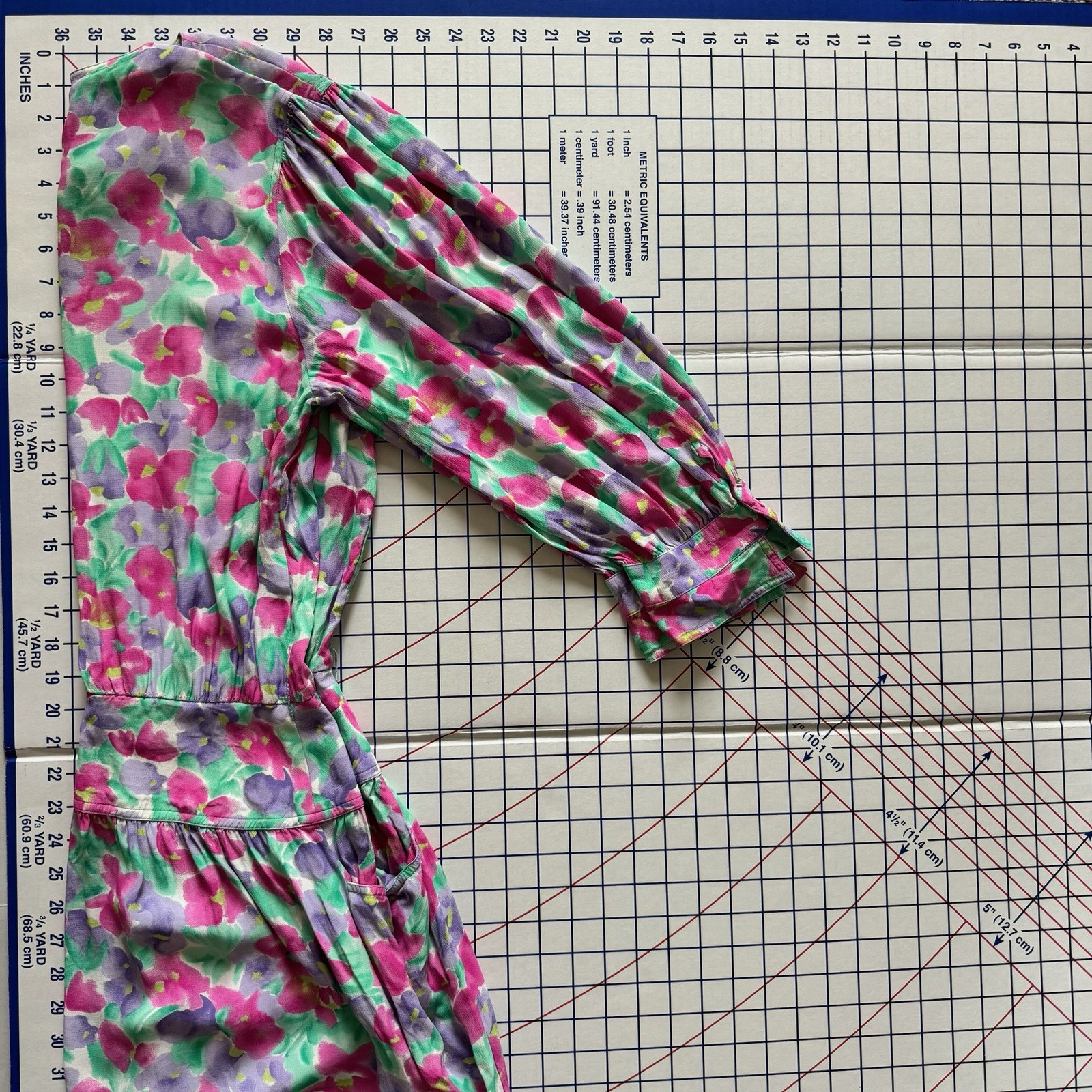 Vintage Neiman Marcus Maggy London 80s Floral Dress 12 Dropped Waist Pockets