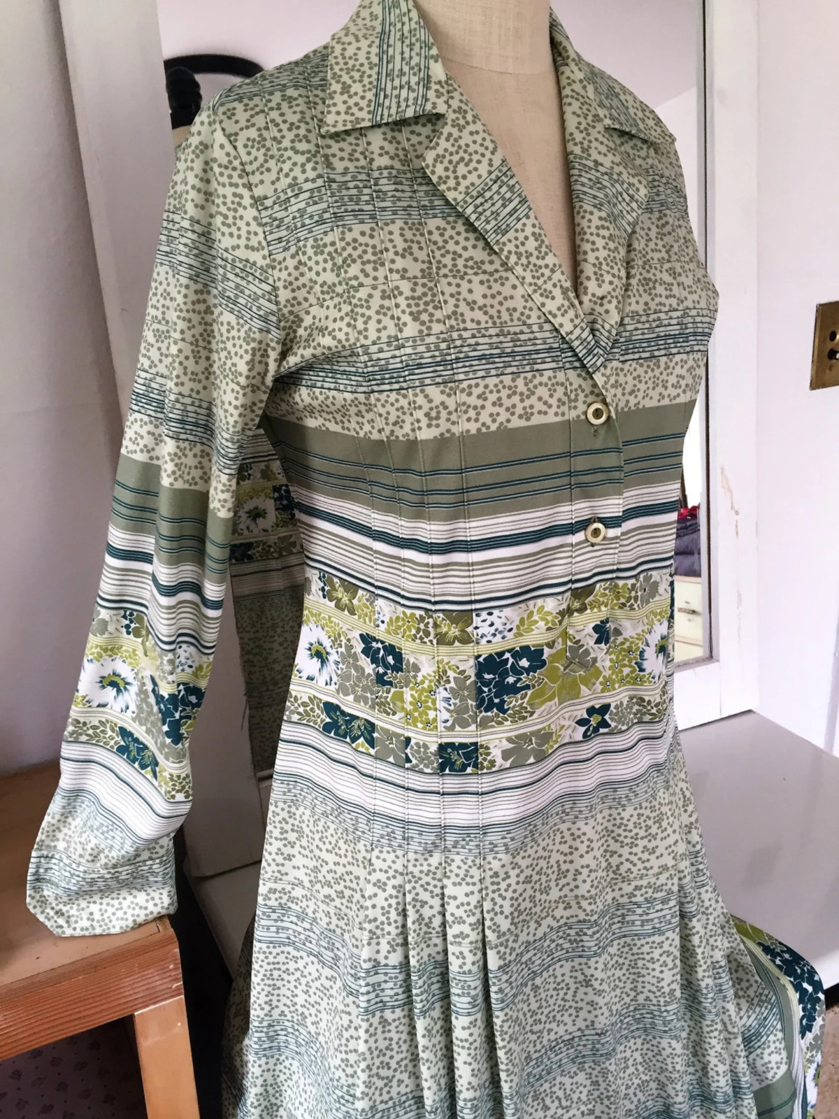 Vintage 70′ Italian Dress Soft Lycra Floral Print Size M