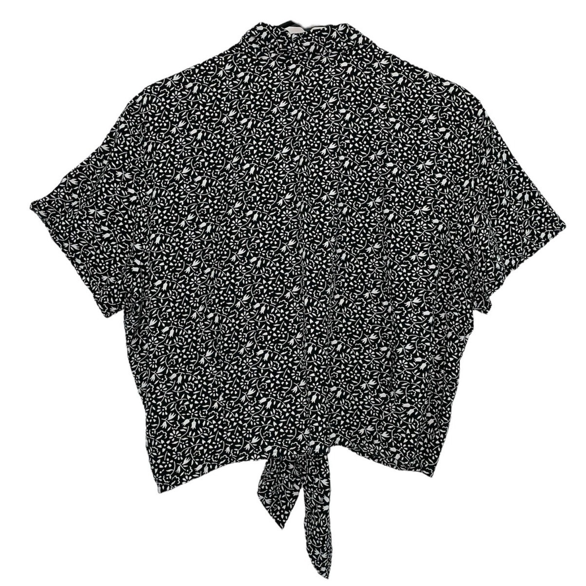 Josephine Chaus Sport Black w/ White Flower Print Tie Front Crop Shirt Large