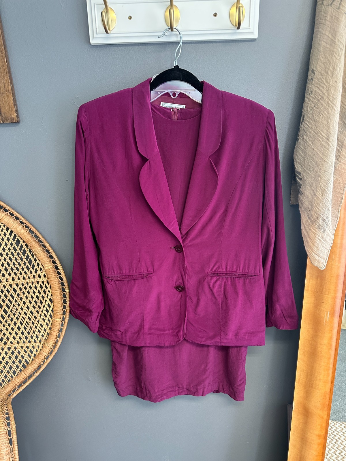 Vintage 100% Silk Stephanie Andrews Womens Size 8 Dress Suit Jacket Magenta 2 Pc