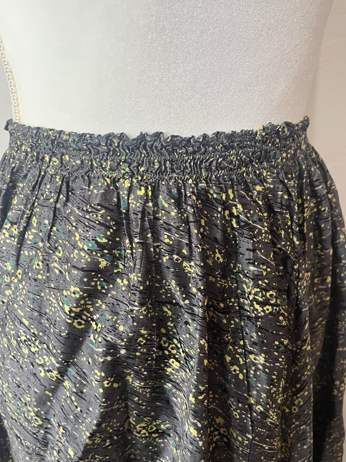 Very Pretty Vintage 1940’s-50’s Gray Silk Skirt