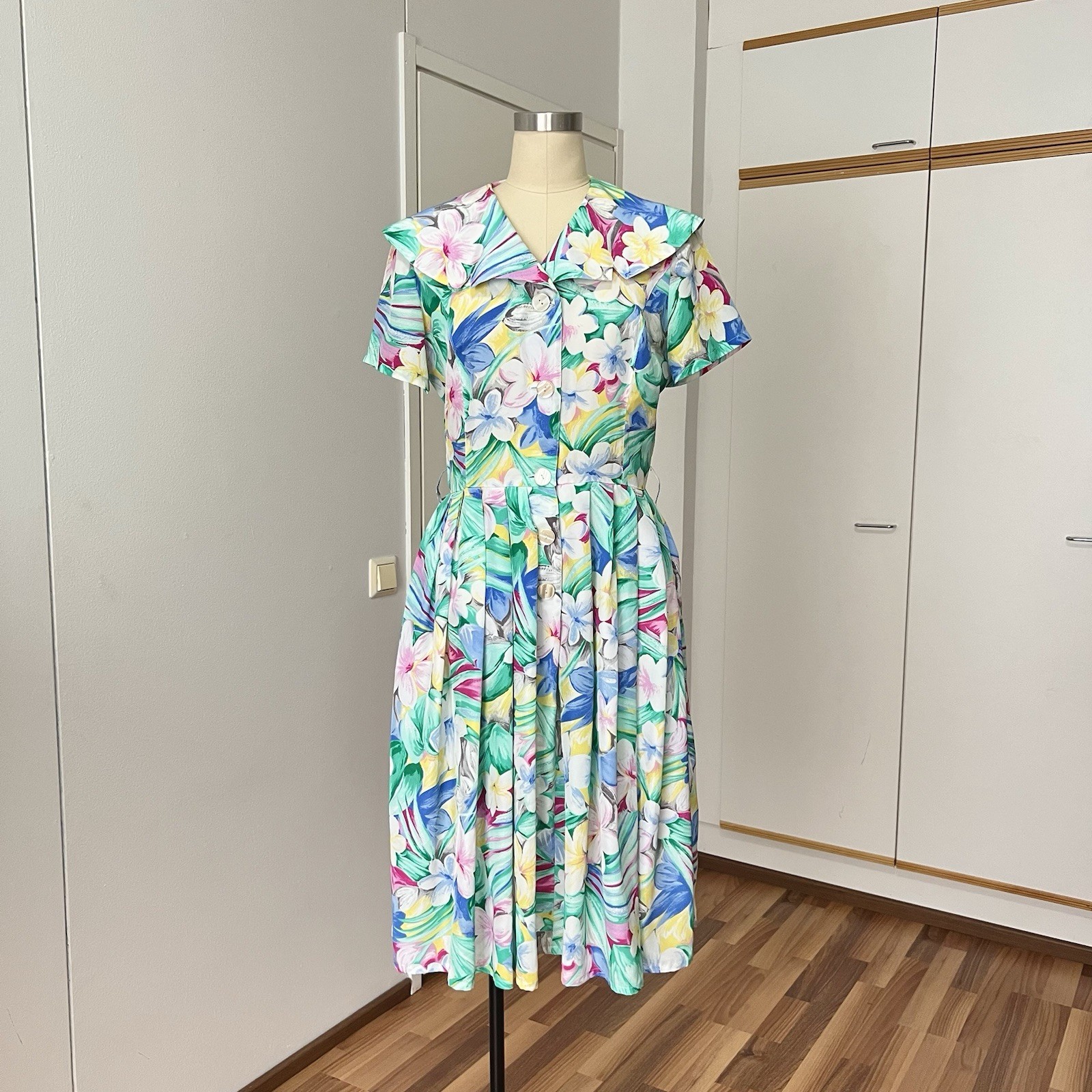 1980s Floral Midi Day Dress French Vintage Button Front Pleated 80s Does 40s