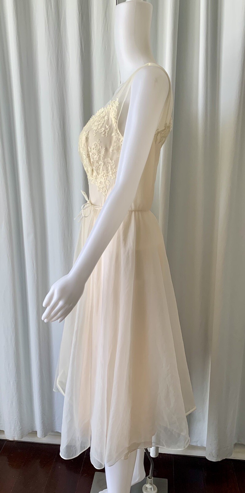 Vintage 50s Vanity Fair White Lace Slip Sz 32
