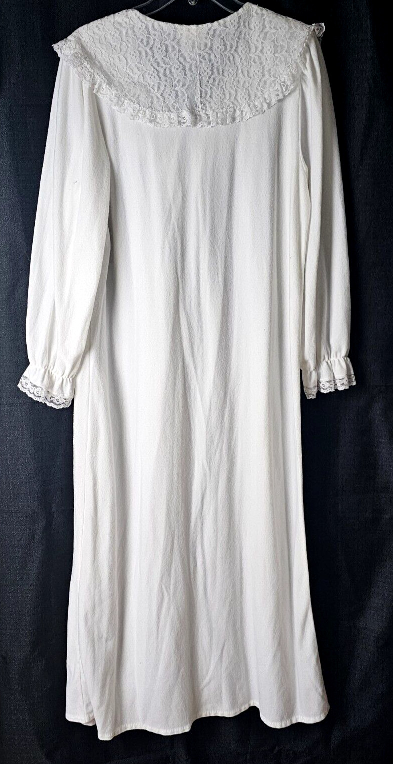 Vintage Gilligan O’Malley White Long Nightgown Soft Brushed Lace V-Neck L 16-18