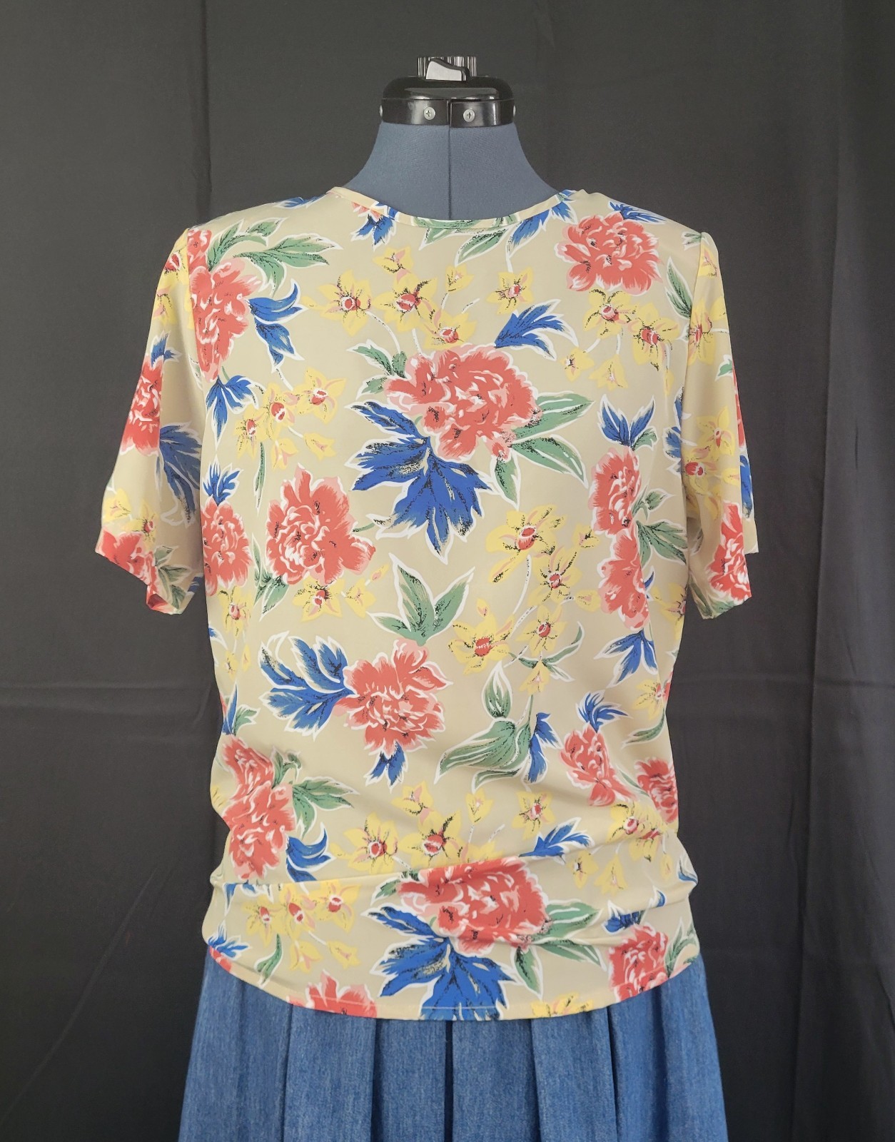 Vintage Kathie Lee S/S Tan Blouse w Red/Yellow/Blue/Green Florals Size 8