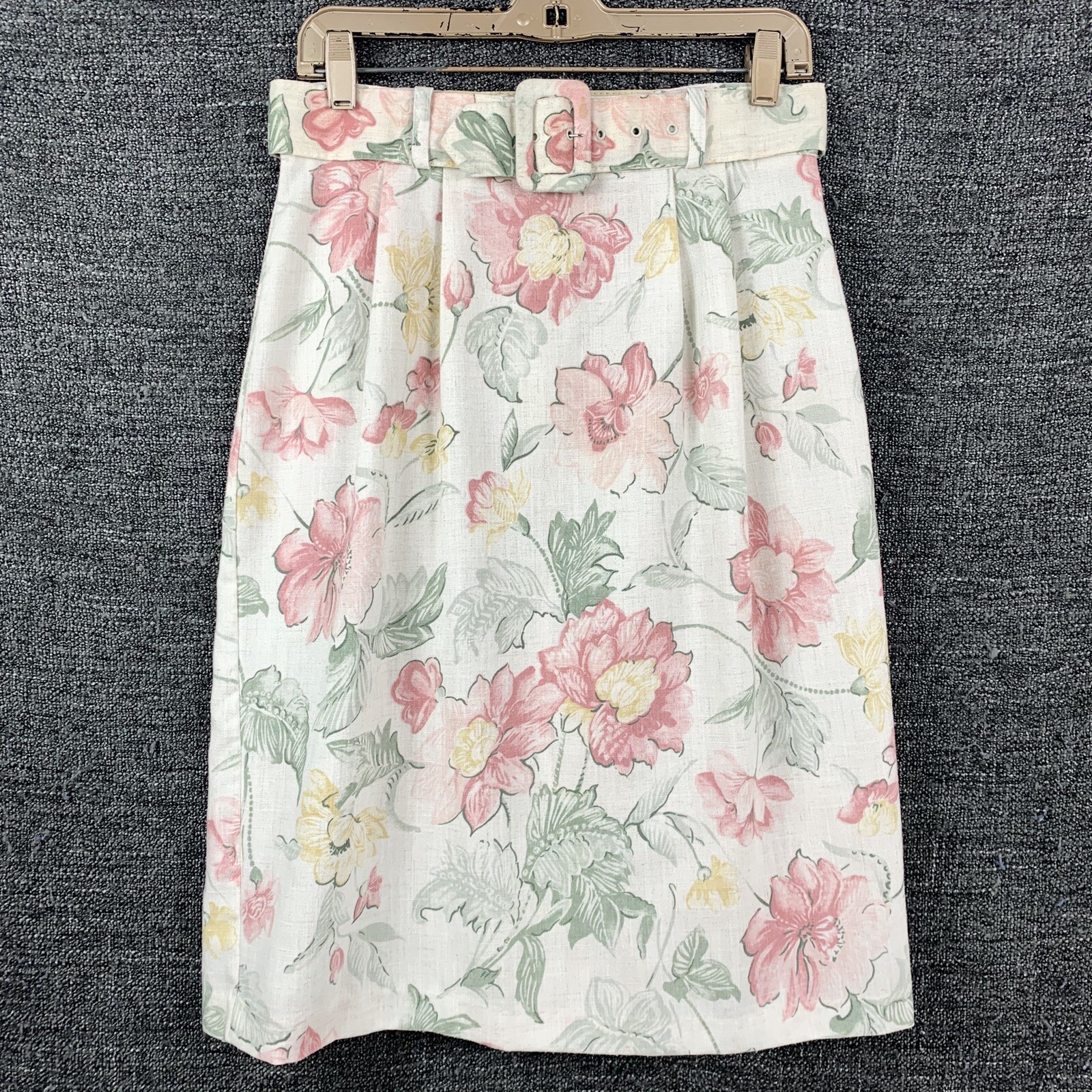 Vintage Skirt 29″ High Waist Knee Length Floral Belt Runs Size Small TR Bentley