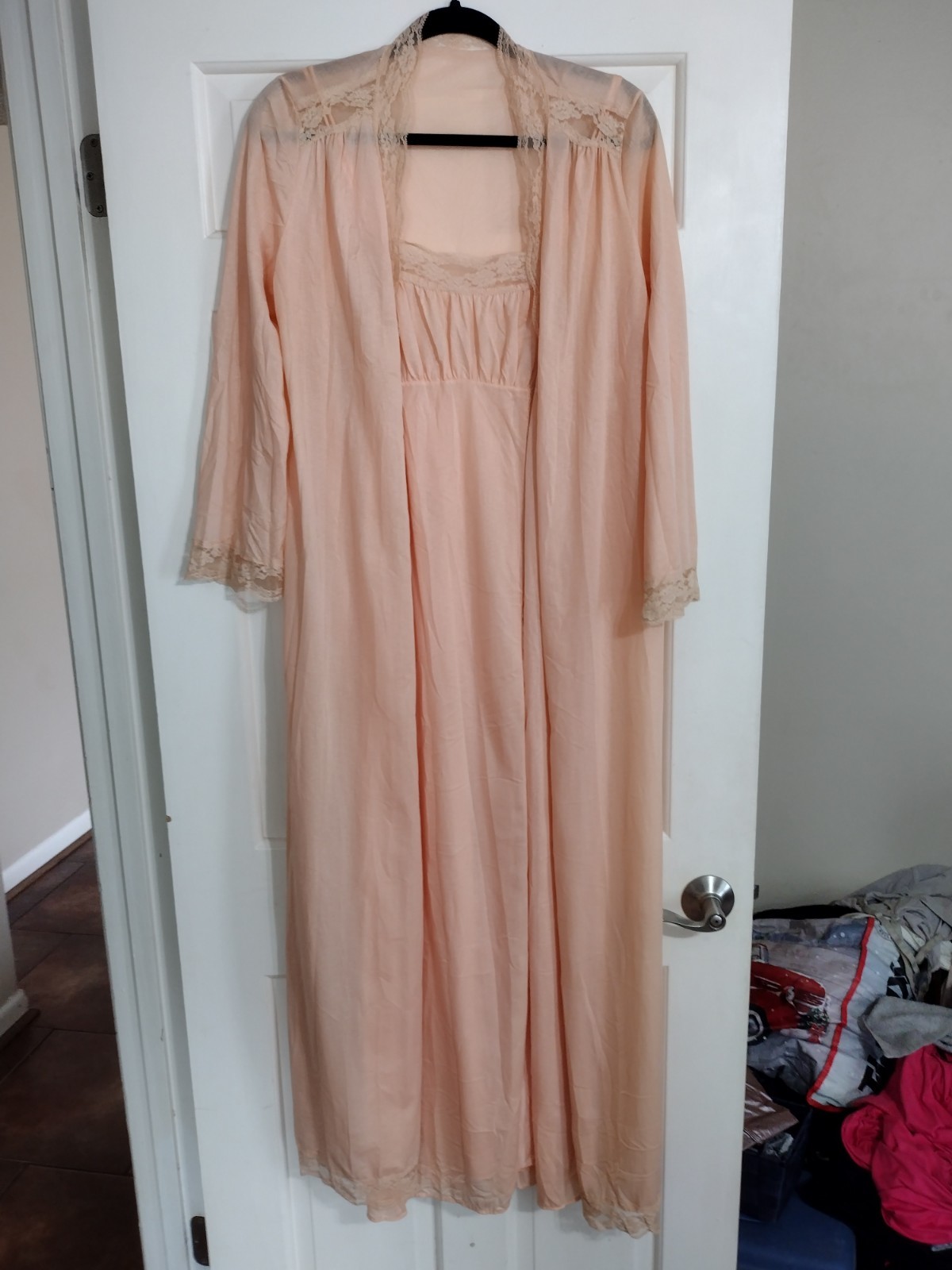 Vintage M/L Olga Peignoir Set Robe Nightgown Peachglo Inset Ivory Lace Negligee