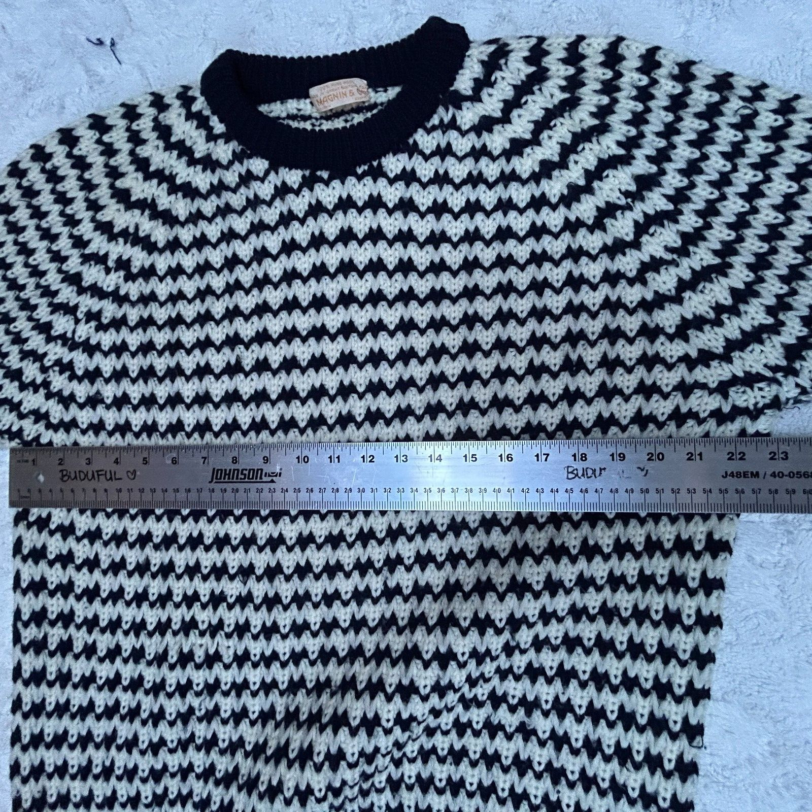 Vintage I. Magnin Women Crew Neck Stripe Knitted Pullover Sweater 100% Pure Wool
