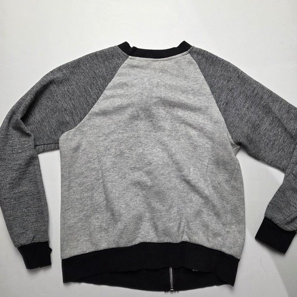 Vintage One Clothing Y2K Zip Up Gray Top Size Medium