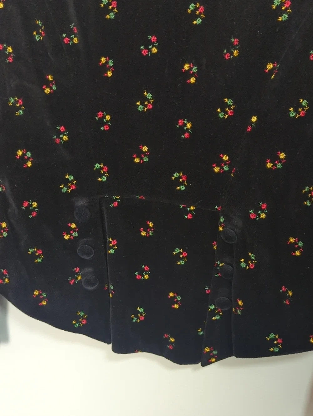 Vintage 80s 90s Black Floral Velvet Button Front Puff Sleeve Blouse M/L?
