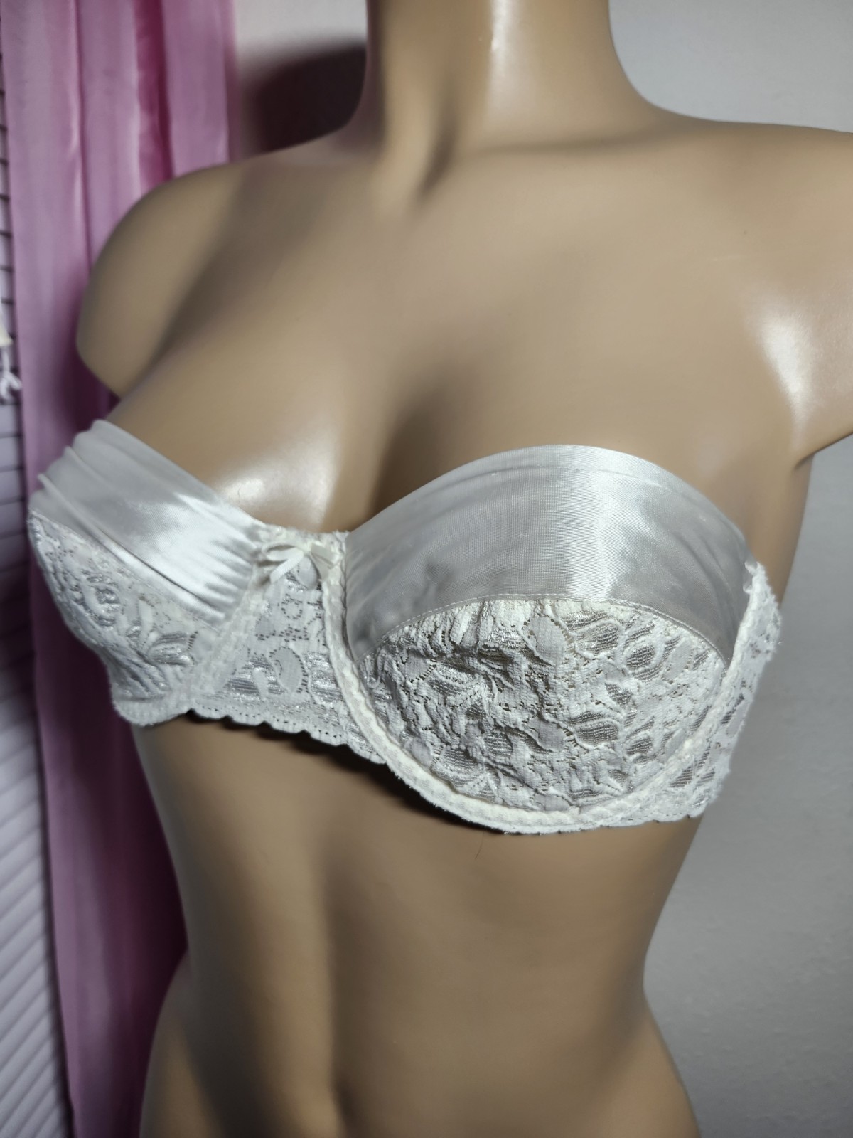 VTG Maidenform 34C Satin & Lace RENDEZVOUS Strapless Underwire Bra #8355 White