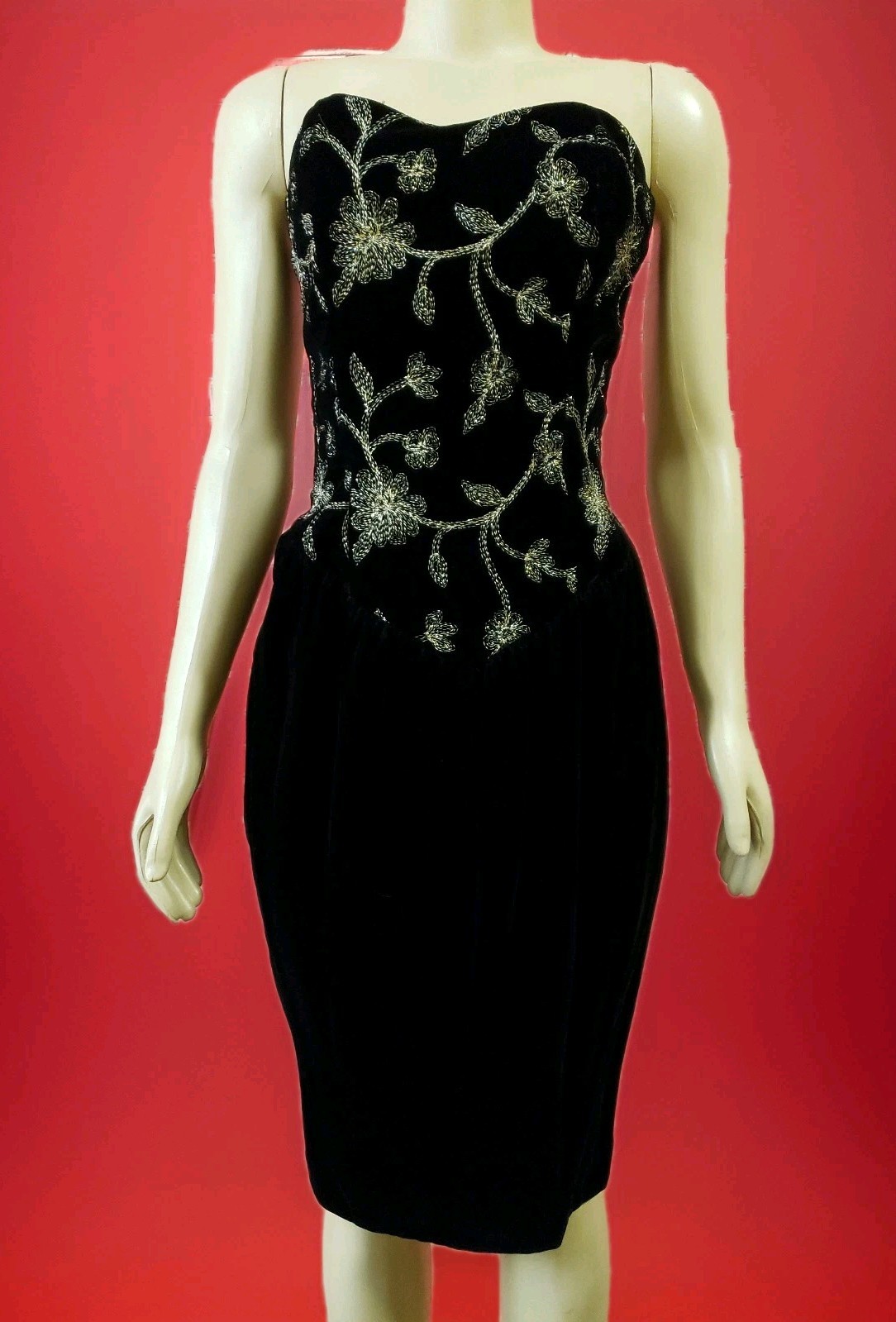 Positively Ellyn | Union Made Vintage Velvet Black Strapless Women’s Dress 7/8