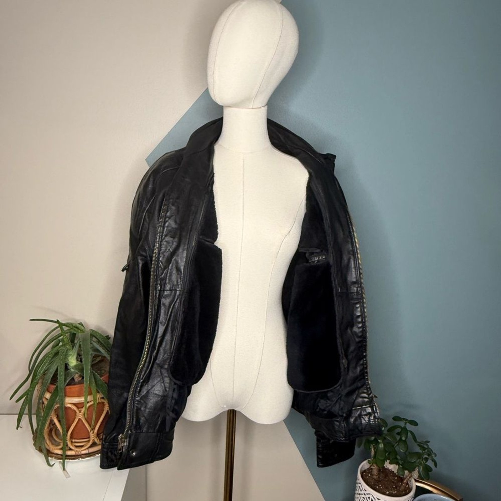 Vintage 90s Black Leather Jacket L Sherpa Lined Minimalist Moto YKK Zip