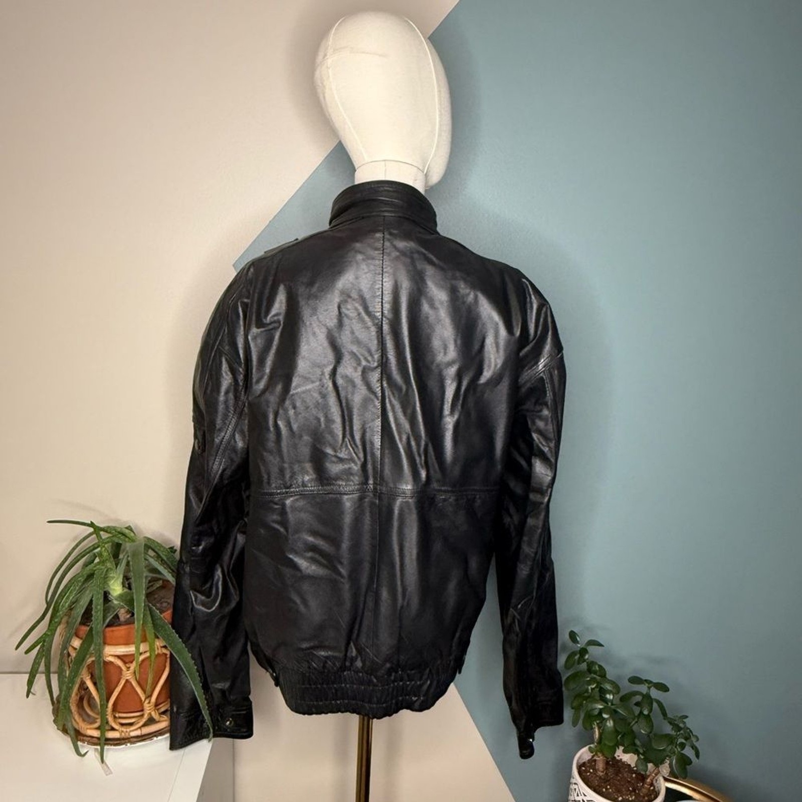 Vintage 90s Black Leather Jacket L Sherpa Lined Minimalist Moto YKK Zip