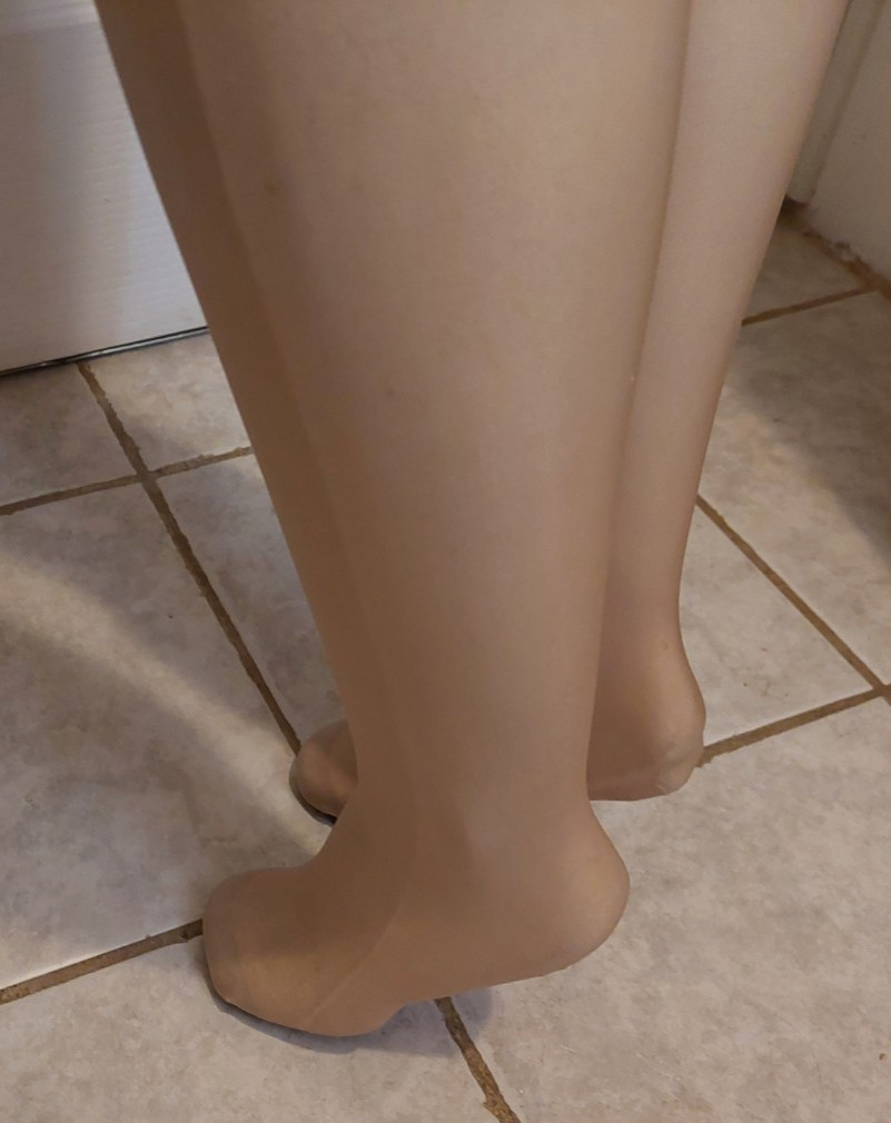 Vintage Pantyhose Option Regular Color Almond Size Average BBN1