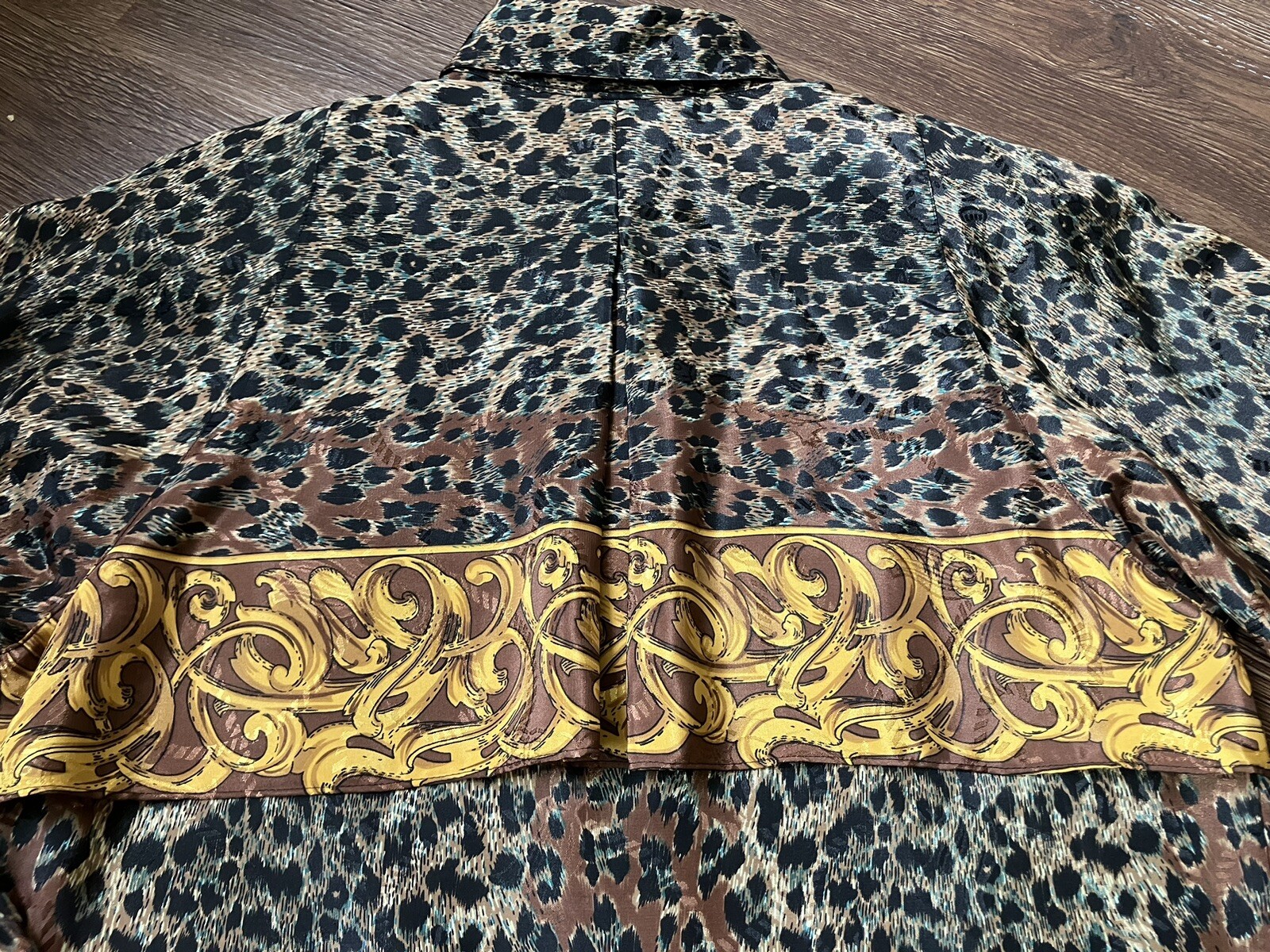 Vintage ’80s Petite Sophisticate Colorful Leopard Print Long Sleeve Blouse S/M