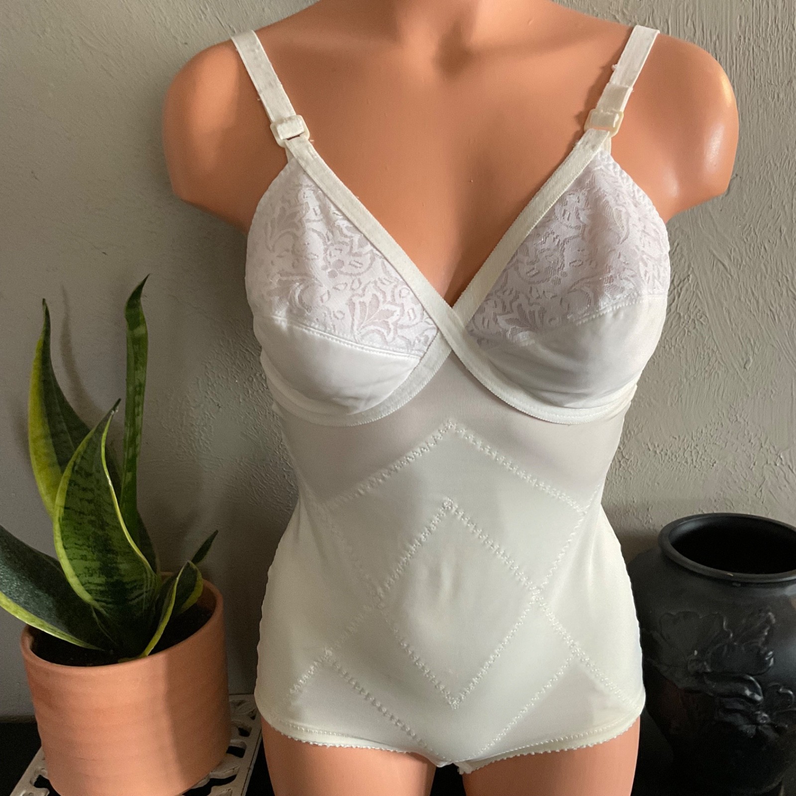 Vintage All in One Girdle ShapeWear White Stretch Bodysuit Wire Free Girdle 36B