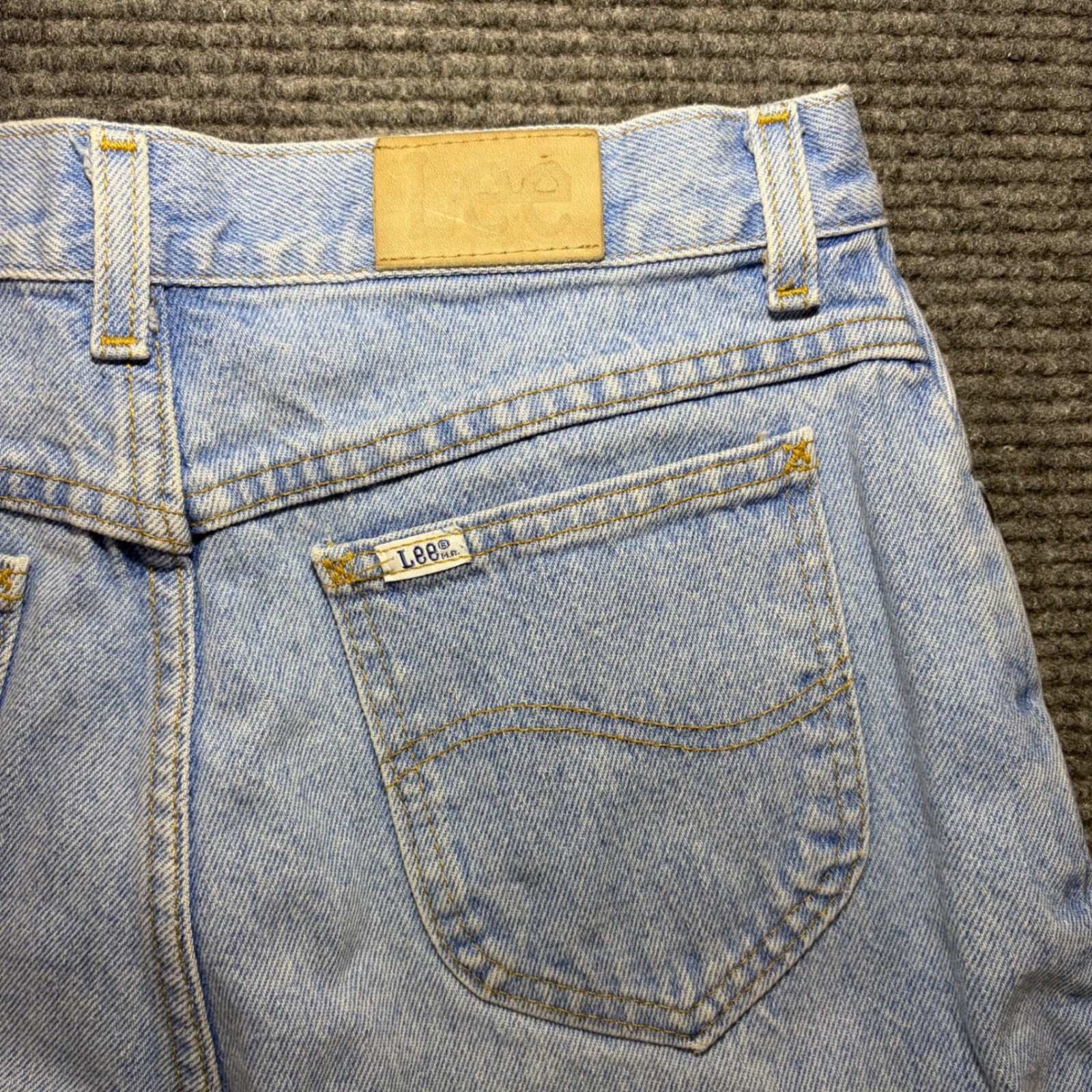 Vintage Lee Riders High Waisted Tapered Leg Jeans Light Wash Made in USA 28×29