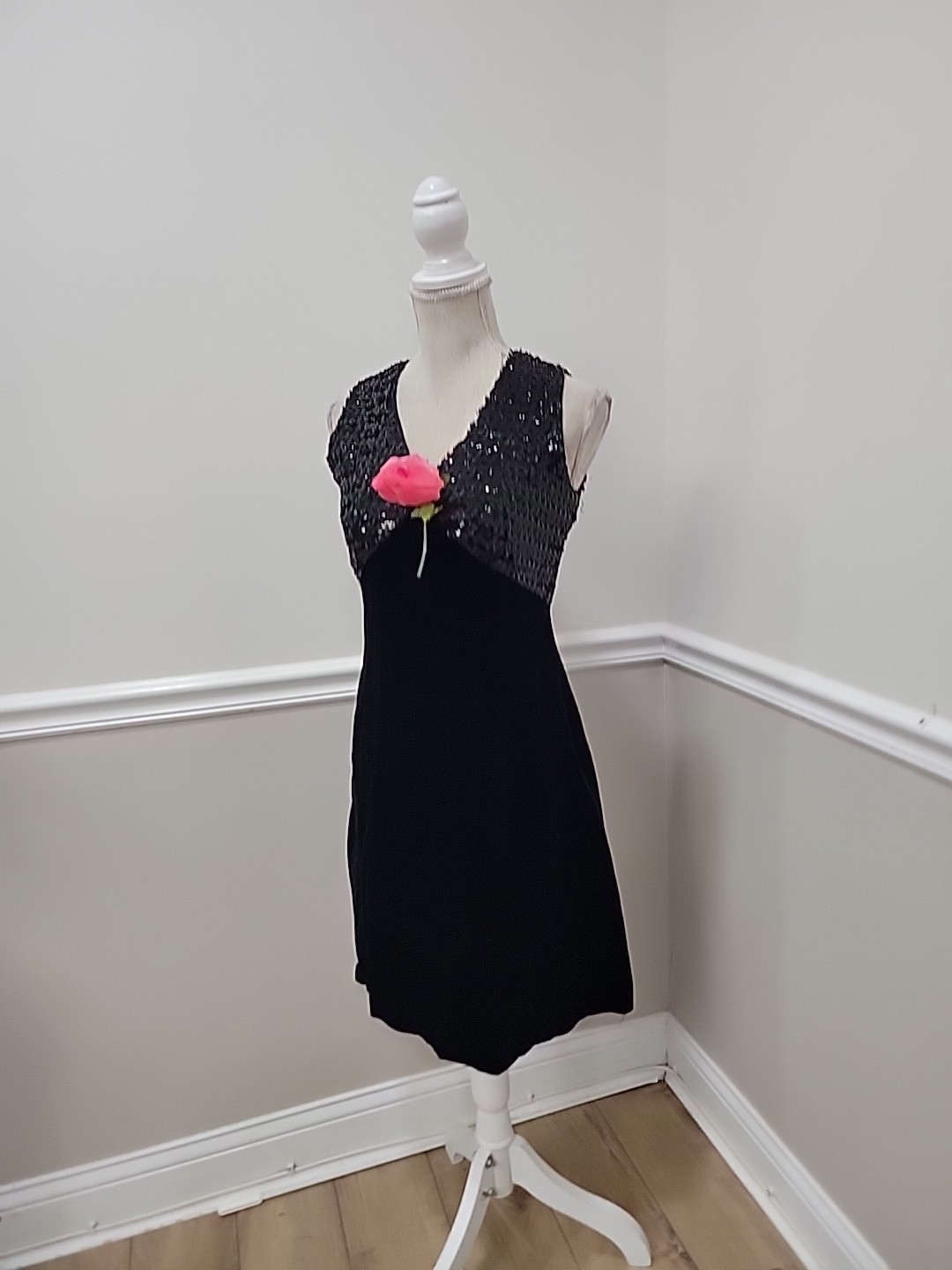 VTG 60s The Kollection Ltd Black Velvet Evening Gown – Sequin Bodice,Mod GoGo