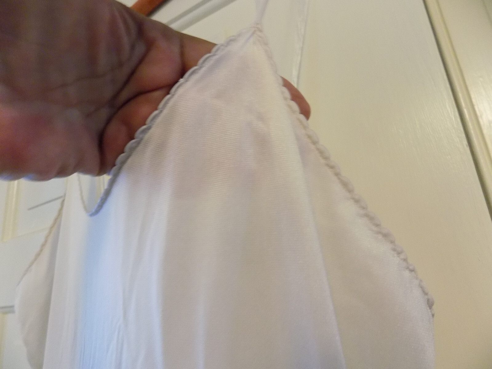 VANITY FAIR Vtg Long Ivory Slip Nightgown sz 34 32″-40″ length Scallop edge EUC
