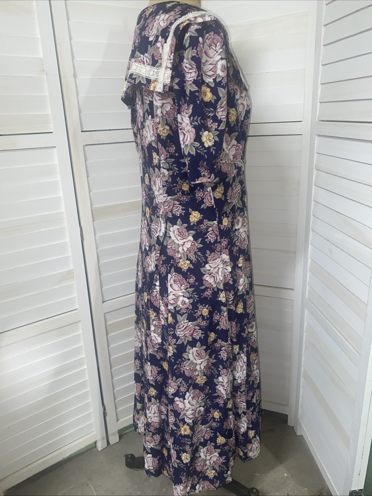 Vtg 80s Betsys Things Modest Cottagecore Navy Floral Rayon & Lace Midi Dress LRG