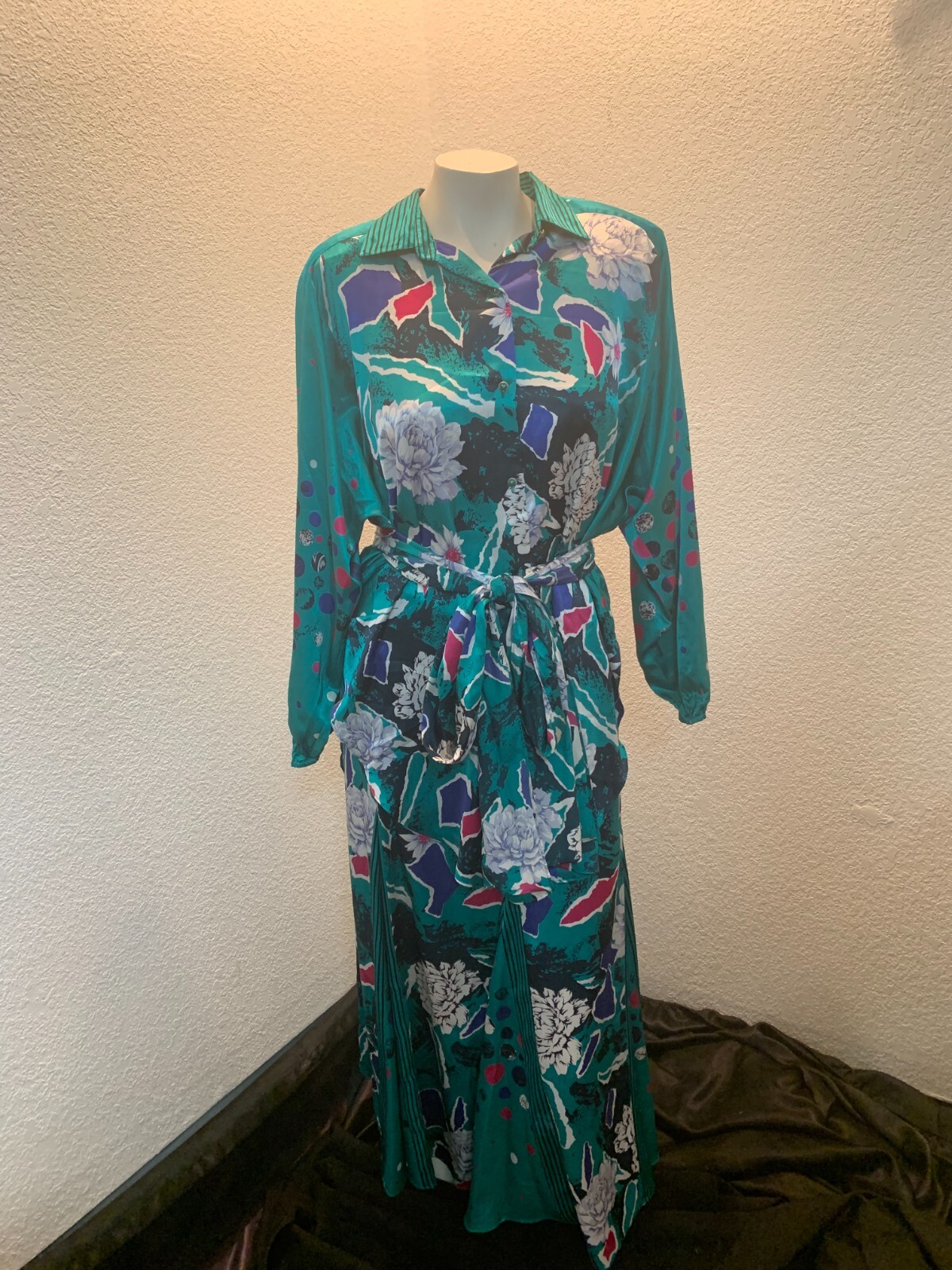 Vintage Diane Freis polyester skirt and tunic set w/sash aged elastic on skirt