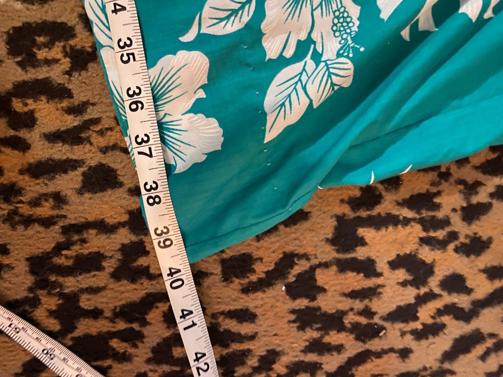 Vintage ROYAL CREATIONS HAWAII Green Hibiscus Mumu Caftan Kaftan Tiki Aloha OS