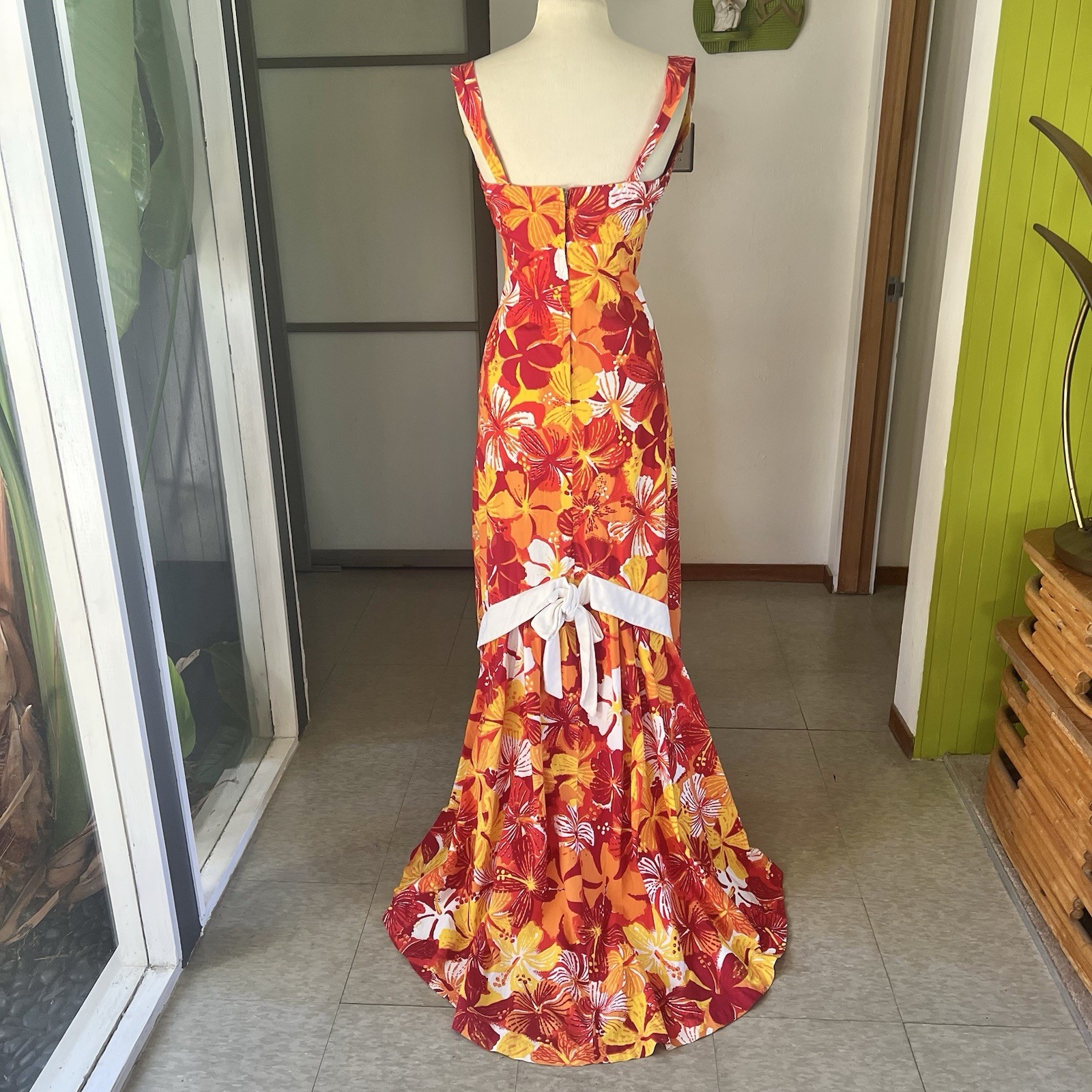 1950s Vintage Alfred Shaheen Hawaiian Maxi Wiggle Dress With Train 27w