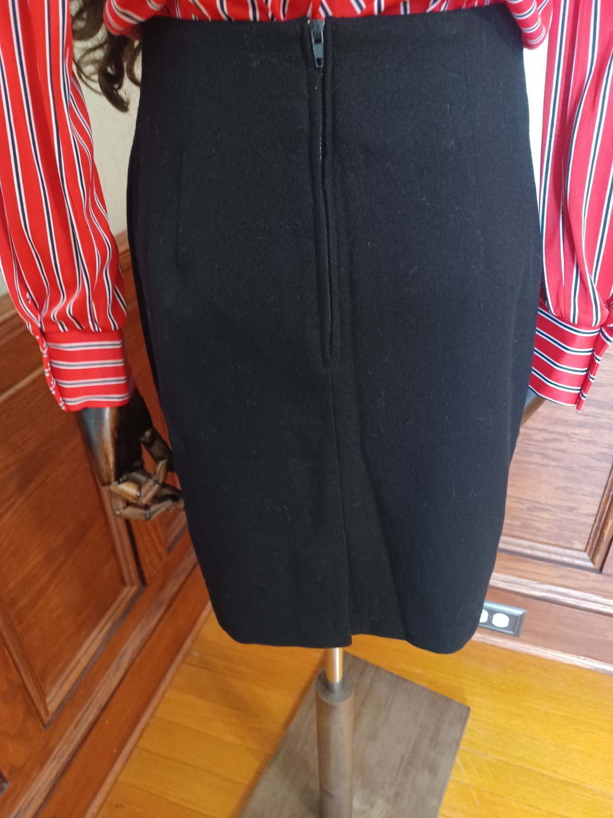 Vintage 1990s Black 100% Wool Ilyse Hart Ltd. Body-conscious Mini Skirt