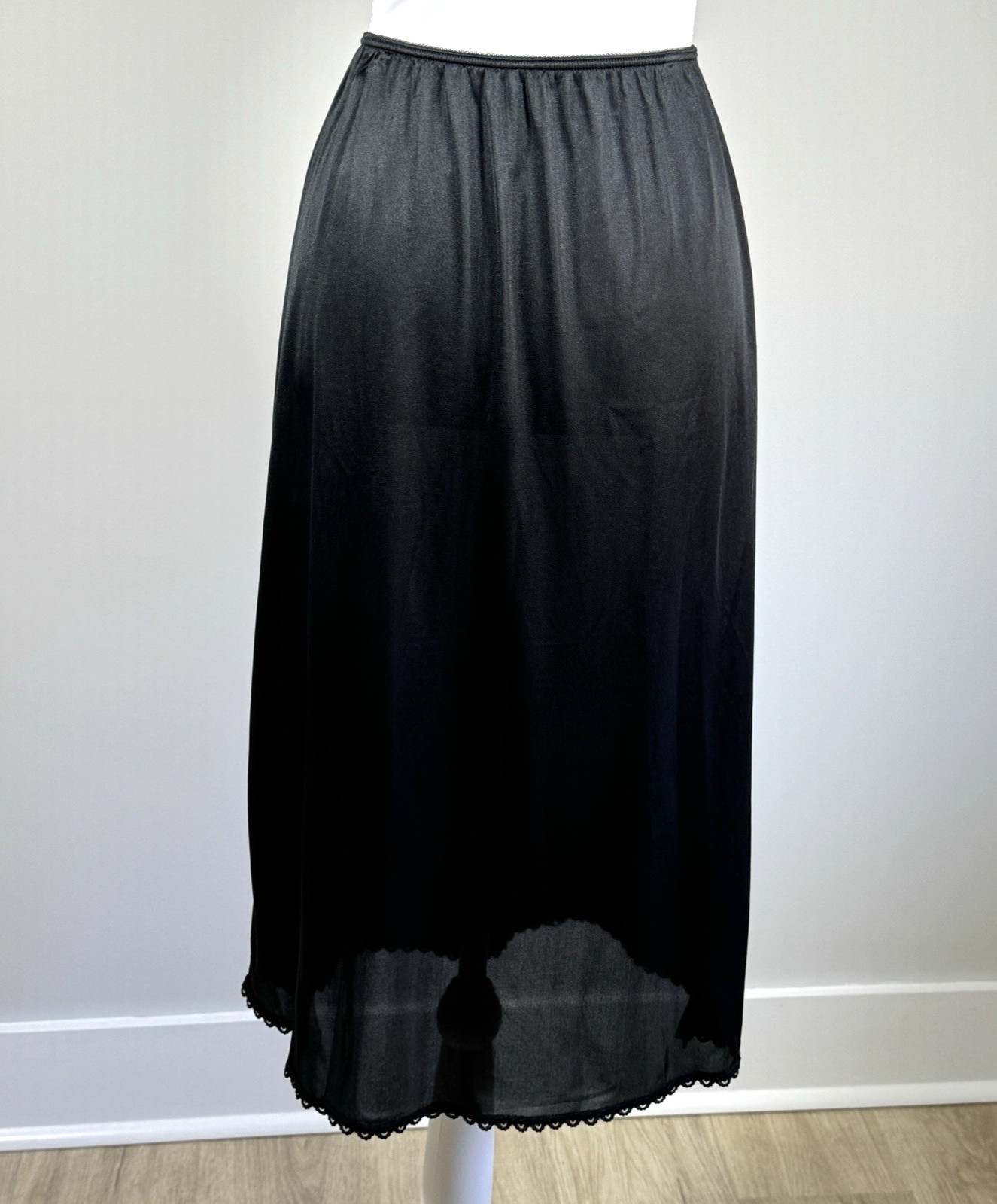 Vintage Warner’s Perfect Measure Half Slip Lace Hem Size Medium USA Black 55300