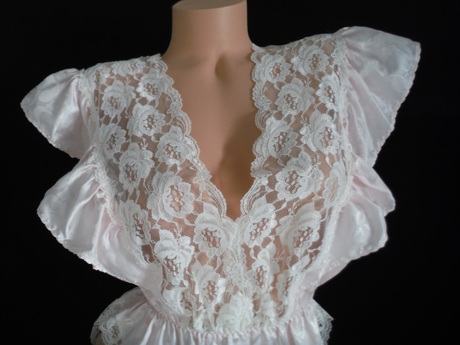 Gorgeous LILY of FRANCE Teddy Vintage New Pink w/lots of Lace Trim Sexy! Medium