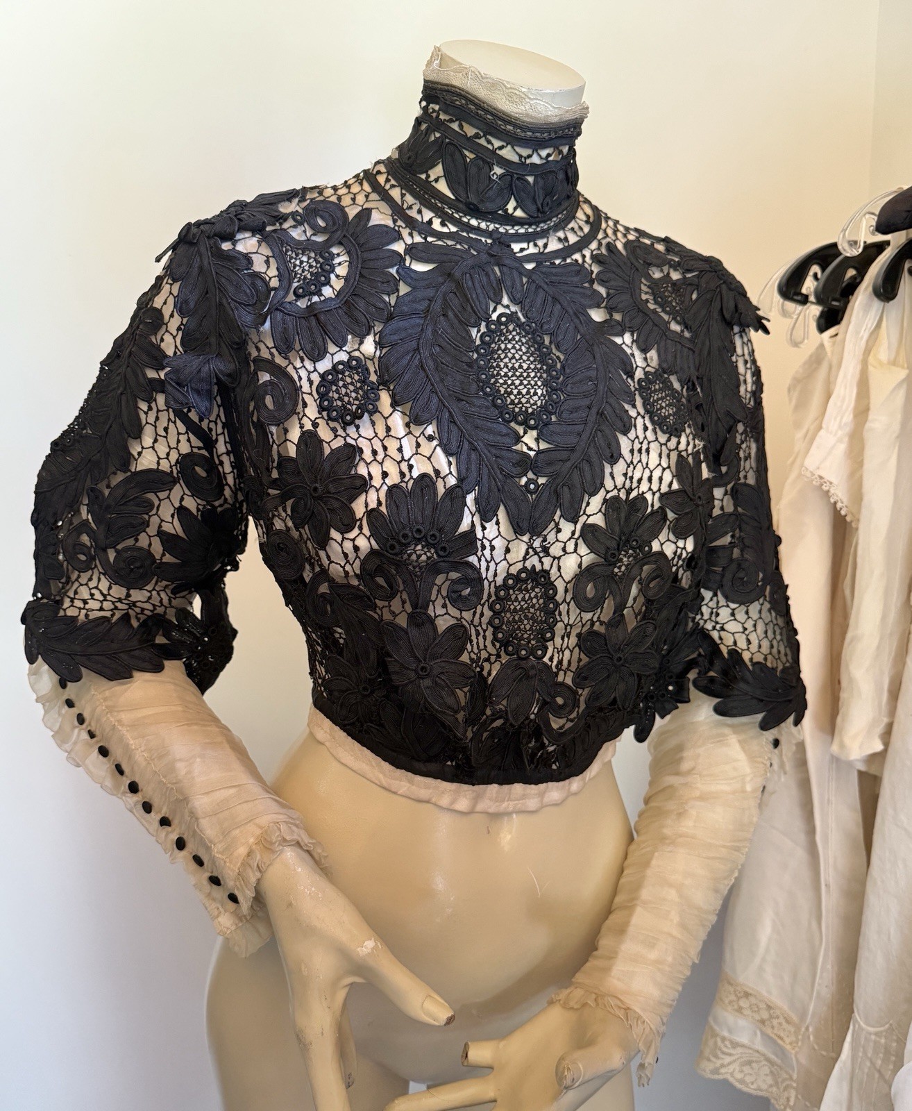 ANTIQUE BELLE EPOQUE GRAPHIC HAND TAPE LACE BODICE BEAUTIFUL DETAILS