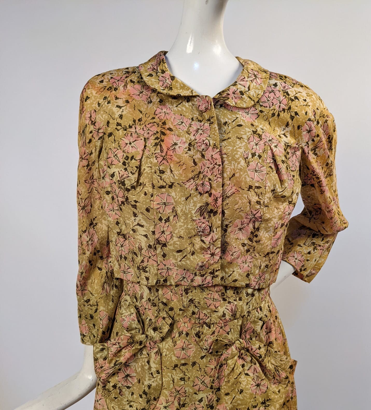 VINTAGE 1950’S HATTIE CARNEGIE FLORAL PRINT SILK DRESS & JACKET ENSEMBLE