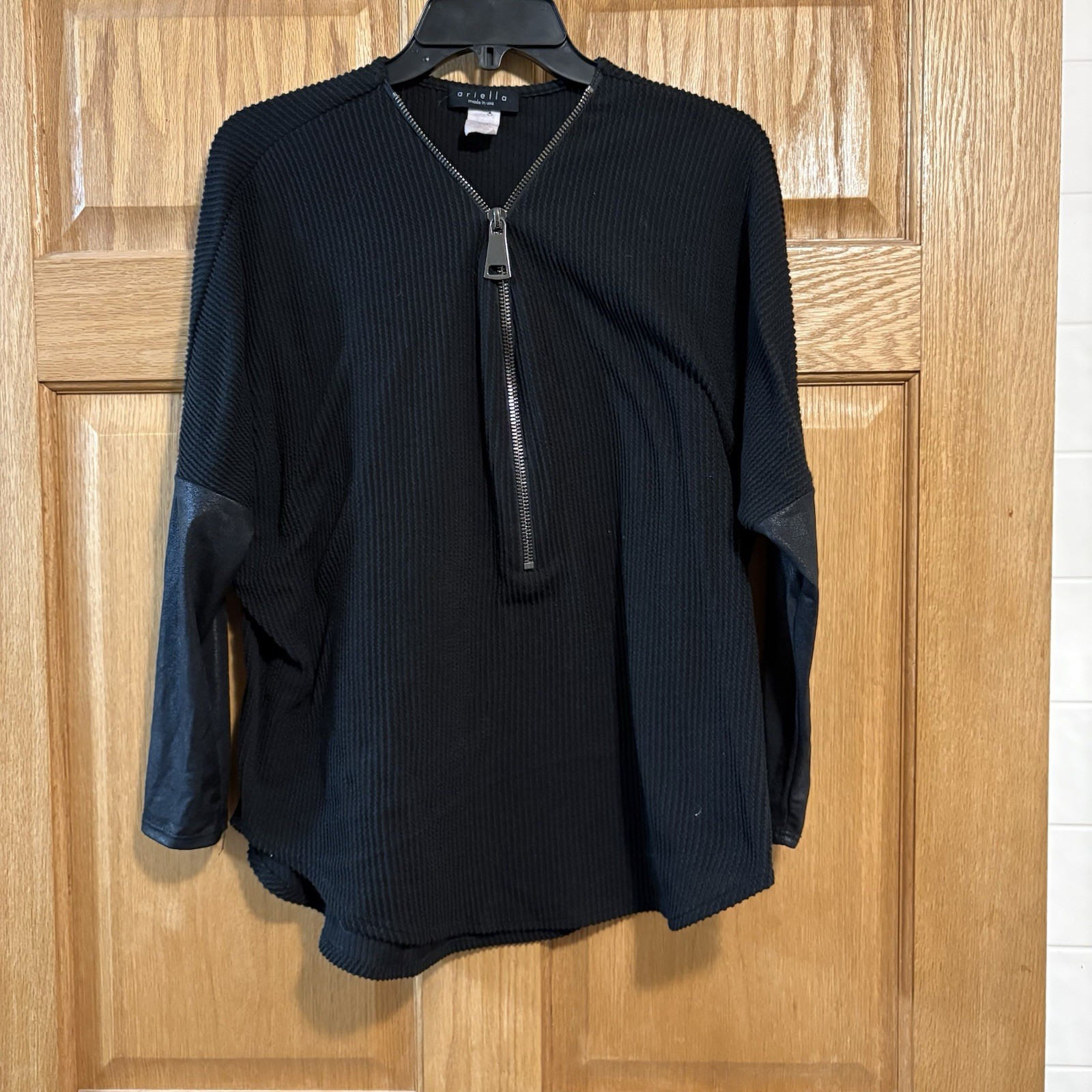 Vtg Ariella Black 1/4 Zip Ribbed Top w/ Vegan 1/2 Sleeves Women’s L – Made USA