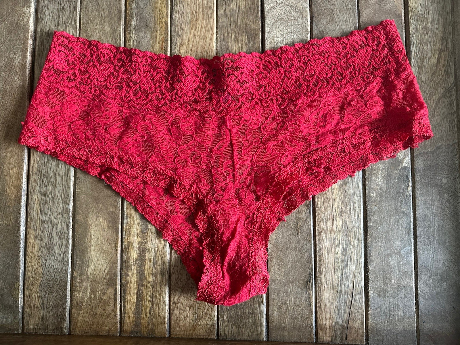 Vtg Victoria’s Secret “The Lacie” Red Lace Hipster Bikini Panties Panty