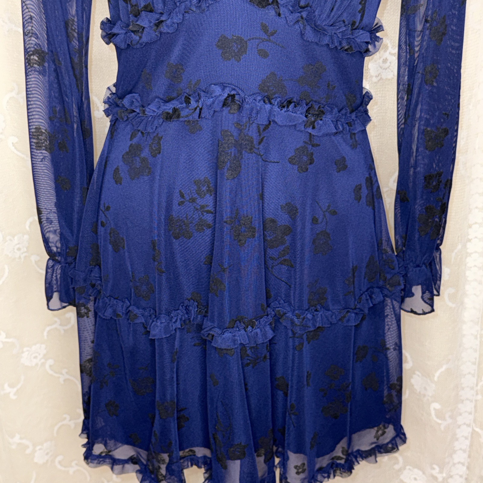 Vintage B.Darlin Woman’s Blue & Black Floral Semi Sheer Lined Dress Size 5/6
