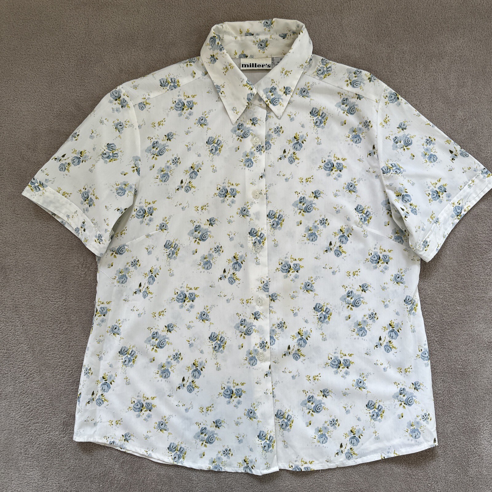 Vintage Miller’s Top Blouse Size 12 White Blue Roses Button Up Short Sleeve