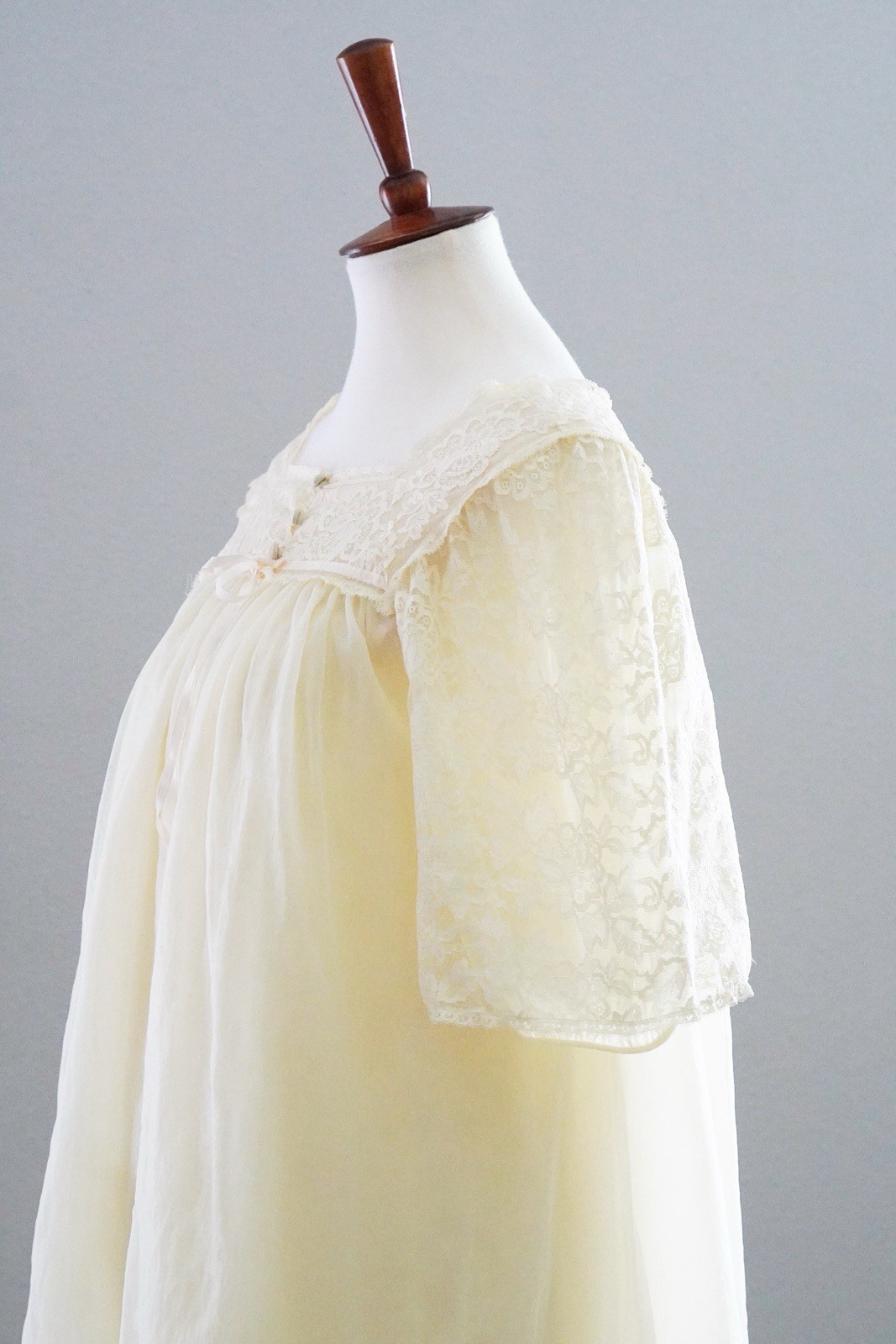 HOLLYWOOD VASSARETTE Lace + Nylon Nightgown Robe Peignoir Set Yellow – S Small